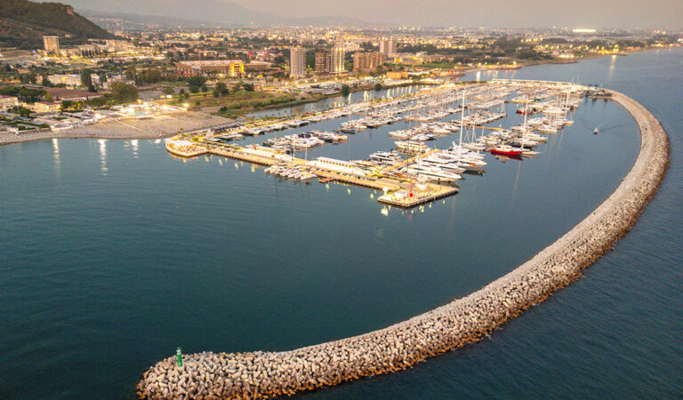 Marina d’Arechi, 12a Bandiera Blu consecutiva e un’estate col vento in poppa