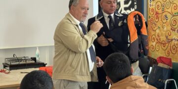 Associazione Capitani Venezia: Porto Tolle, dall’alzabandiera in stile Marina alla lezione sulle professioni del mare. Prossimo incontro il 22 ottobre