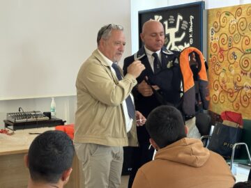 Associazione Capitani Venezia: Porto Tolle, dall’alzabandiera in stile Marina alla lezione sulle professioni del mare. Prossimo incontro il 22 ottobre