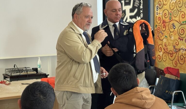 Associazione Capitani Venezia: Porto Tolle, dall’alzabandiera in stile Marina alla lezione sulle professioni del mare. Prossimo incontro il 22 ottobre