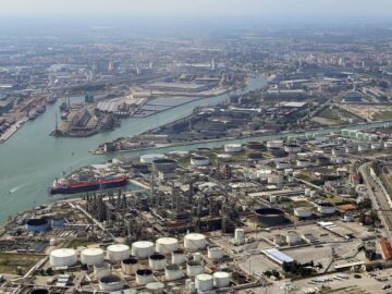 Il Veneto, con la candidatura di Porto Marghera come sito per le materie prime critiche, può dare un contributo concreto a questa sfida, mettendo a disposizione un patrimonio industriale, infrastrutture e competenze che rappresentano un valore per tutto il Paese” ha dichiarato Massimo Bitonci, assessore veneto allo Sviluppo economico