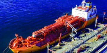 Rincari dei prodotti petroliferi, pressione sui margini e maggiori costi dei biocarburanti: l’Associazione propone due mesi in più per gli adempimenti relativi al 2025. ASSOCOSTIERI chiede al Ministero dell’Ambiente e della Sicurezza Energetica (MASE) una proroga straordinaria di due mesi per completare gli adempimenti relativi agli obblighi di immissione in consumo di biocarburanti per il 2025.
