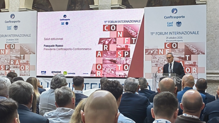 Si è svolto a Roma l'undicesimo Forum Internazionale di Conftasporto-Confcommercio, aperto dal Presidente nazionale Pasquale Russo. Forum Conftrasporto-Confcommercio. I costi in aumento dei trasporti e le infrastrutture congestionate frenano la competitività